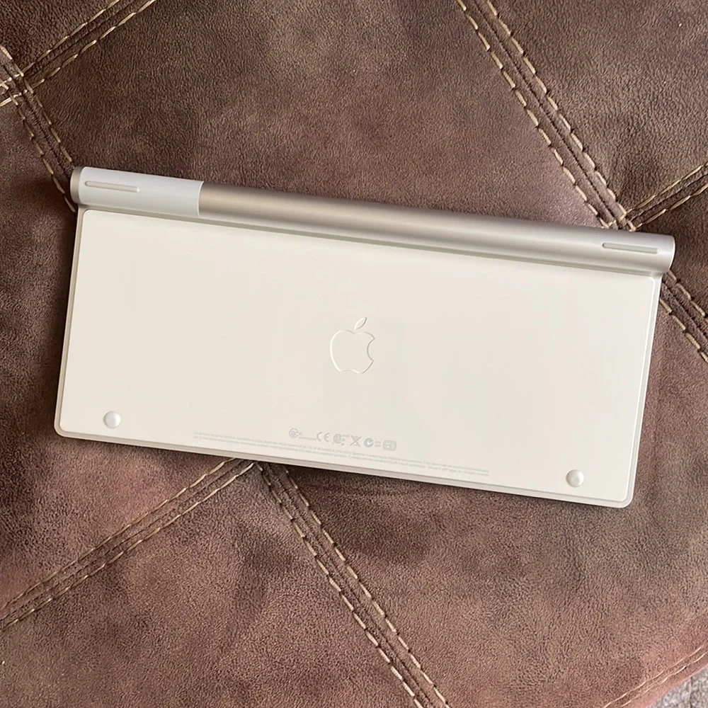 COPY - 🍏Apple BT Keyboard🍏